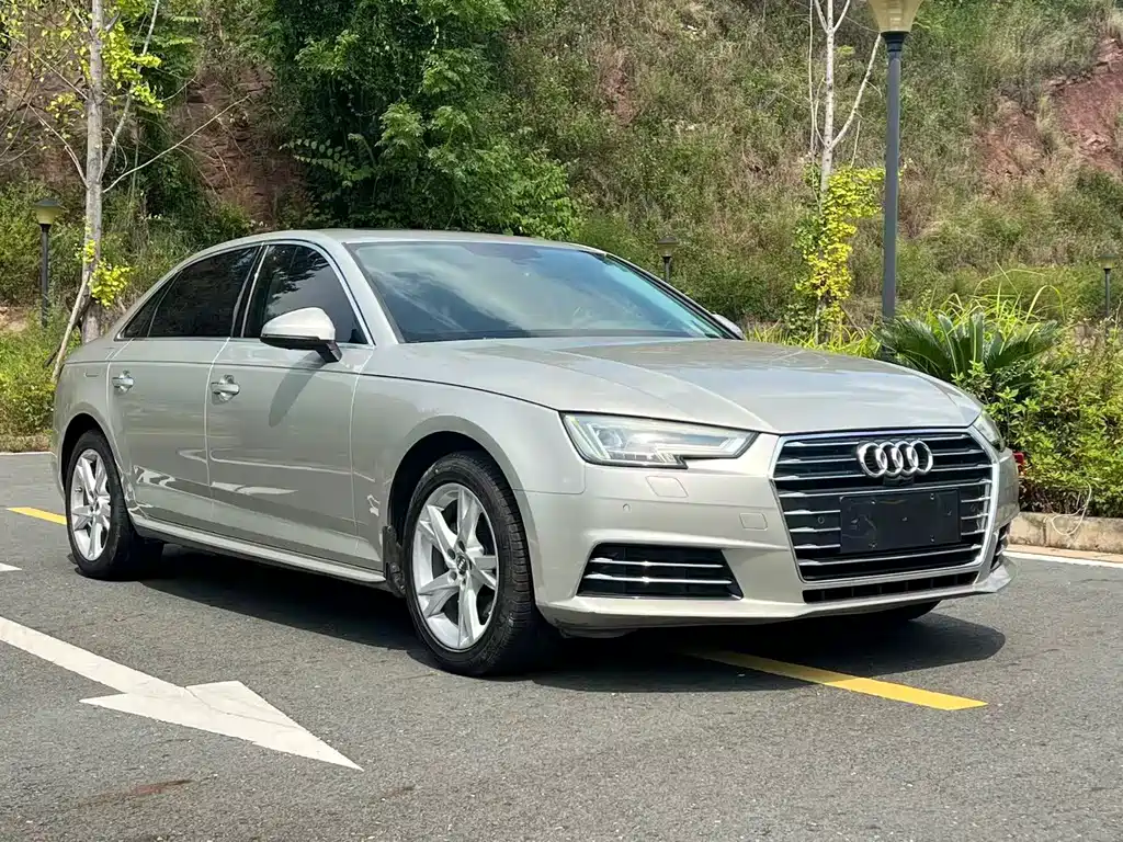 Audi A4L 2018