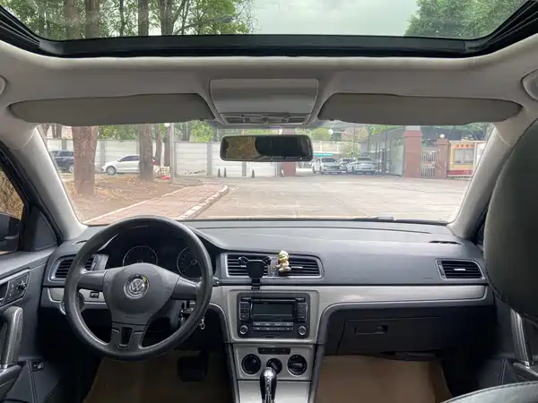Volkswagen Lavida 2013
