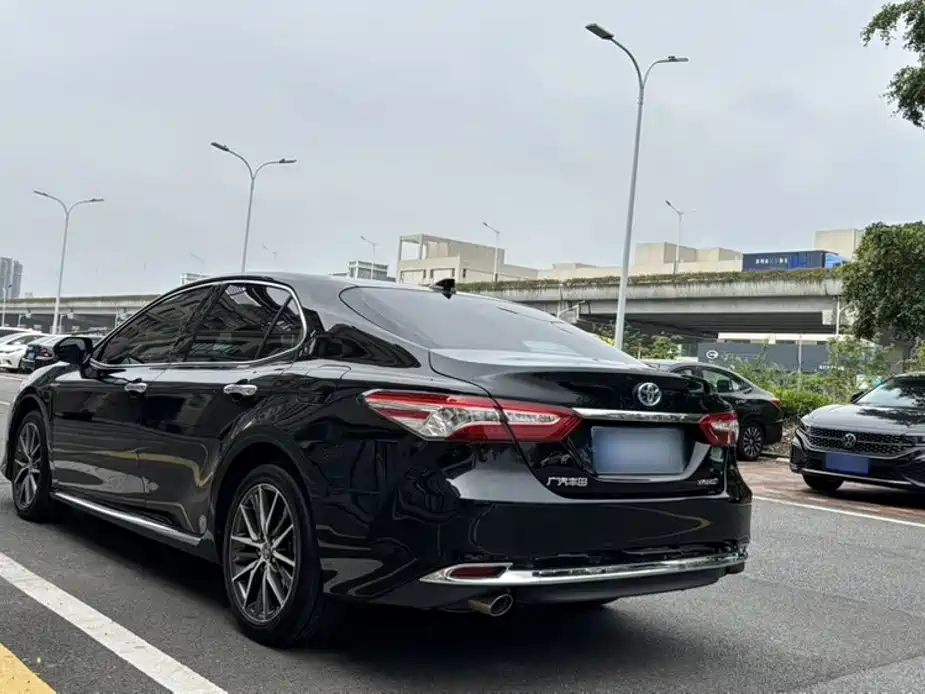 Toyota Camry 2024 — фото 24
