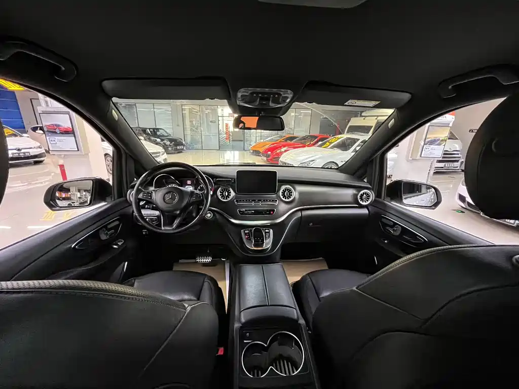 Mercedes-Benz V-Class 2019 — фото 4