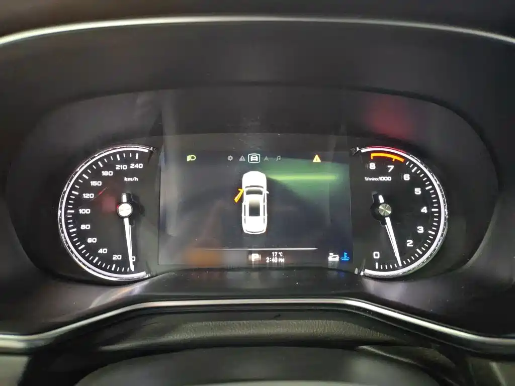 Roewe RX8 2018 — фото 9