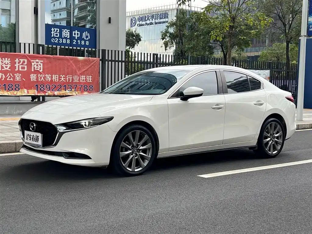 Mazda 3 Axela 2022