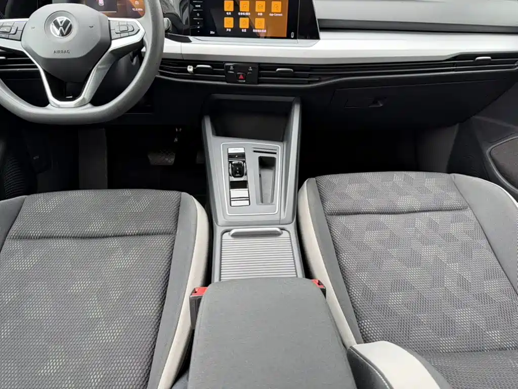 Volkswagen Golf 2021