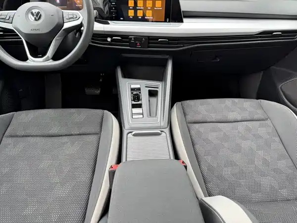 Volkswagen Golf 2021