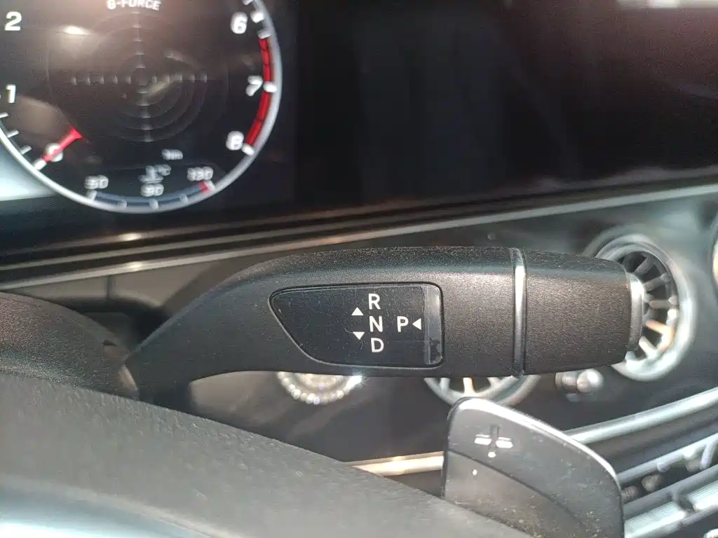 Mercedes-Benz E-Class 2018 — фото 10