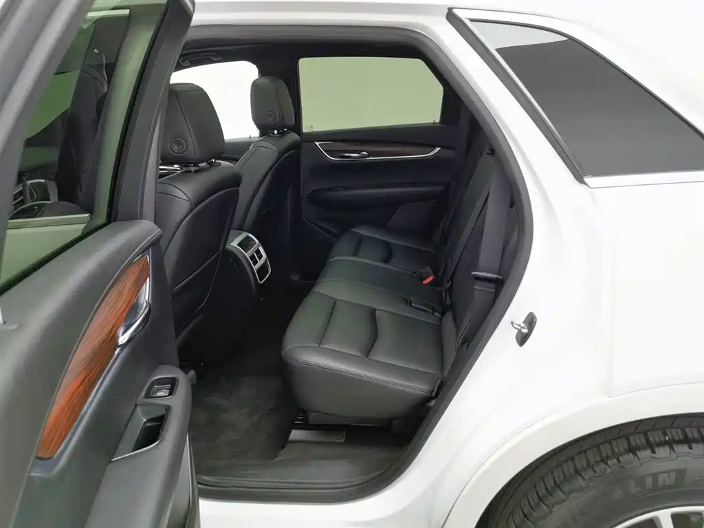 Cadillac XT5 2018 — фото 15