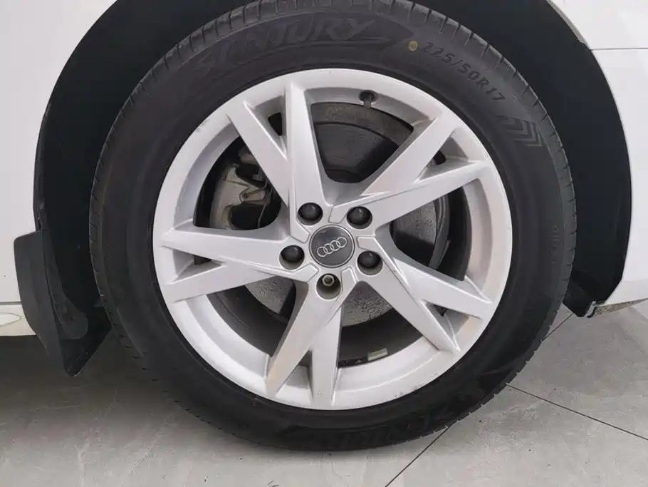 Audi A4L 2018