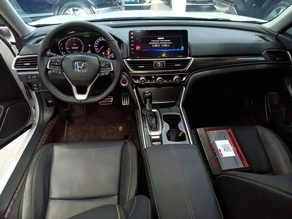 Honda Accord 2022 — фото 10