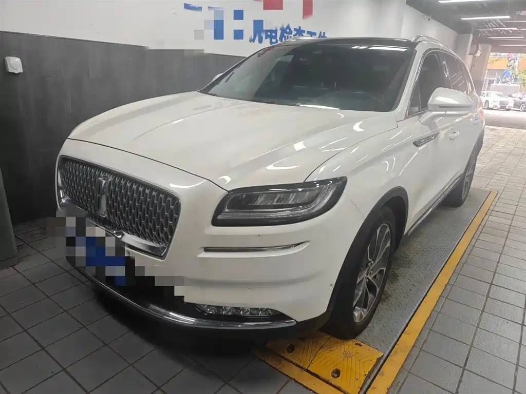 Lincoln Nautilus 2021