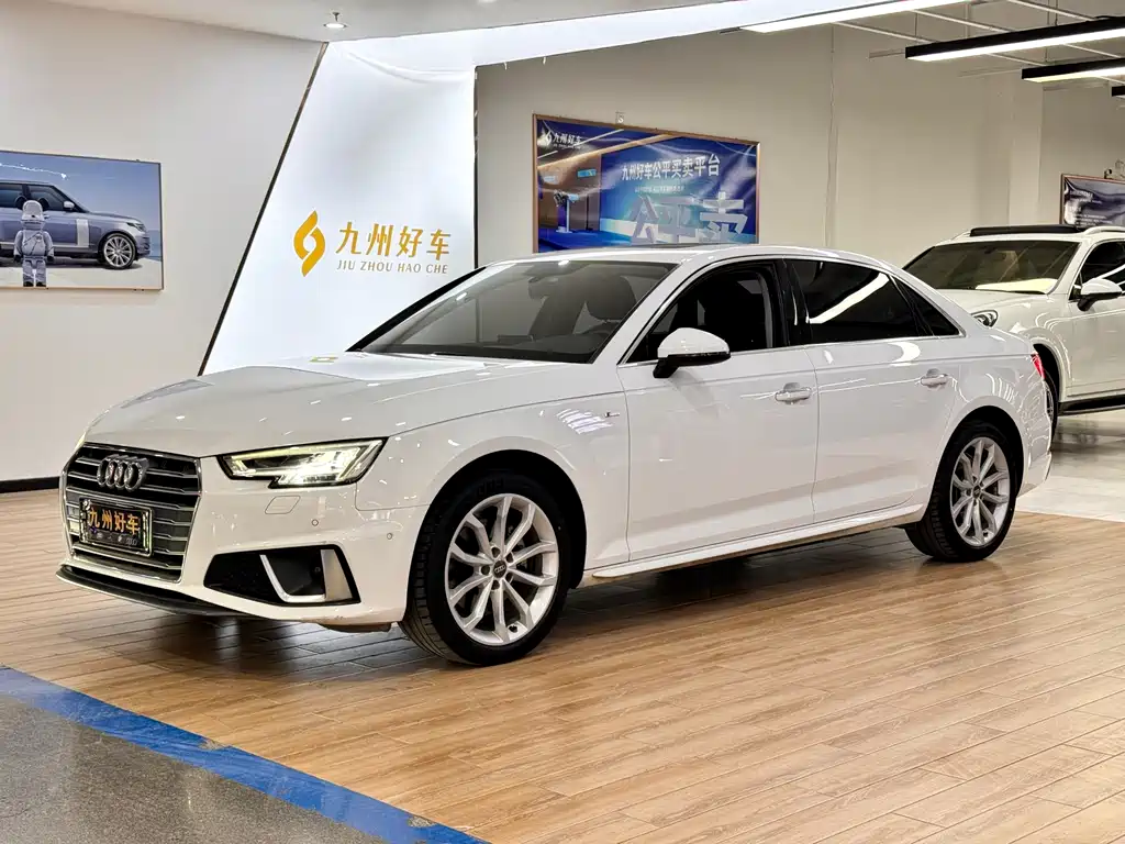 Audi A4L 2019 — фото 1