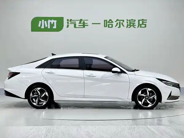 Hyundai Elantra 2022