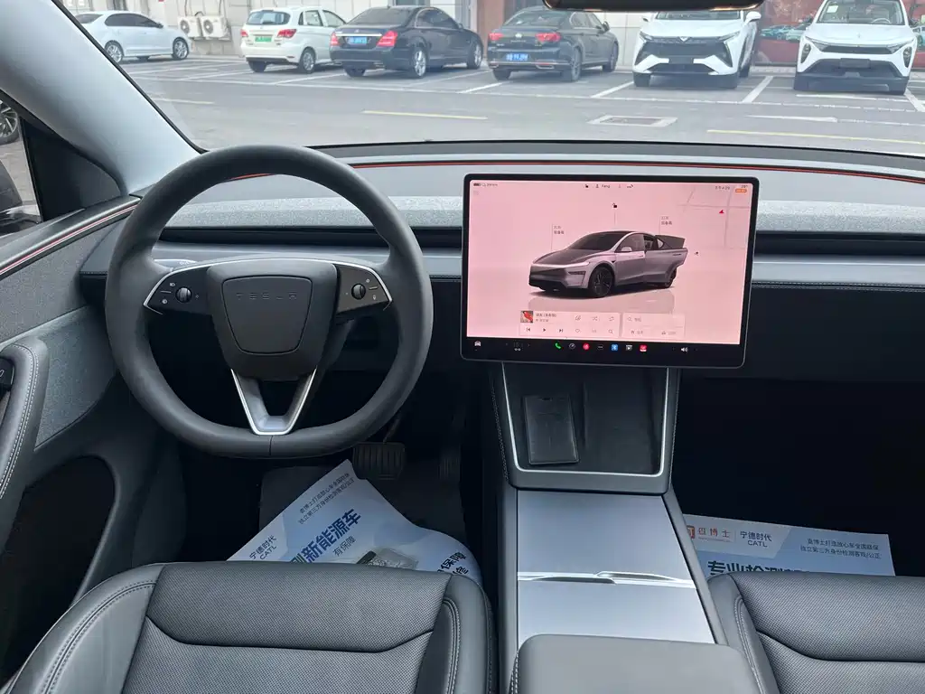 Tesla Model Y 2025 — фото 10