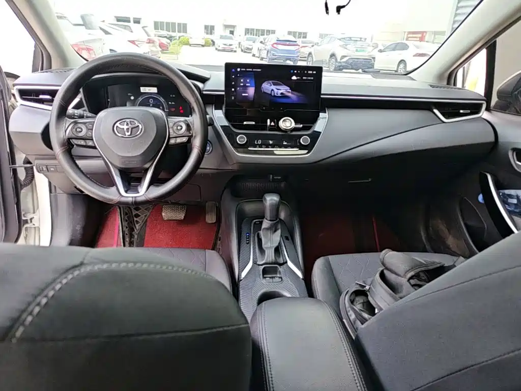Toyota Corolla 2023 — фото 10