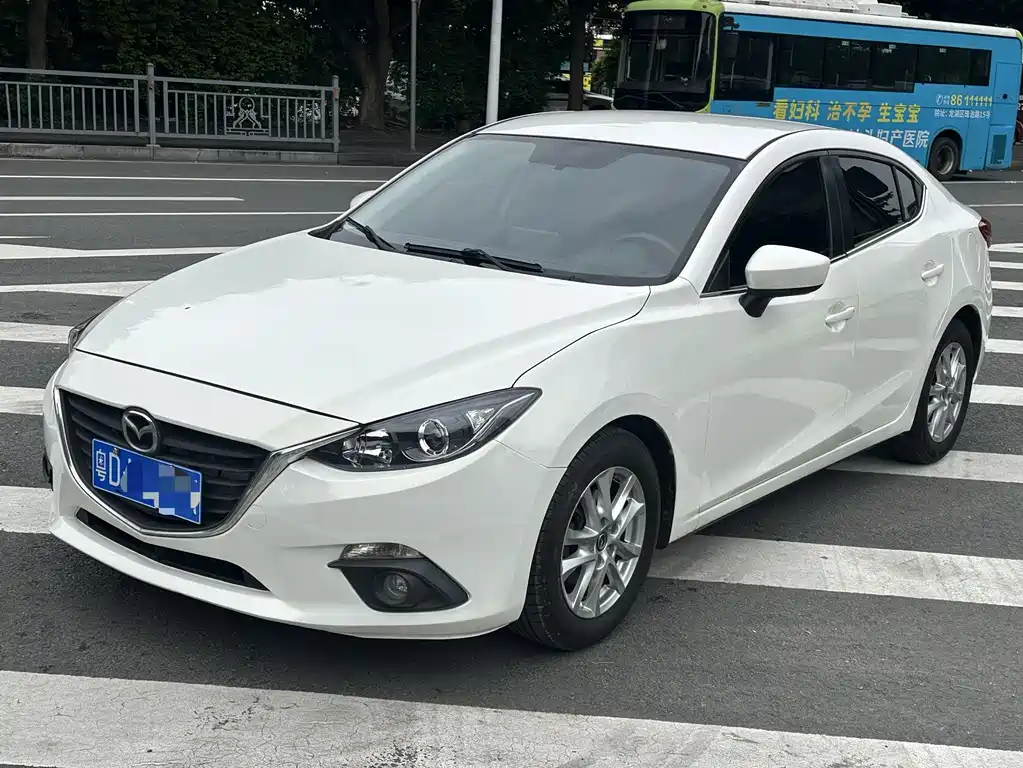 Mazda 3 Axela 2016 — фото 1