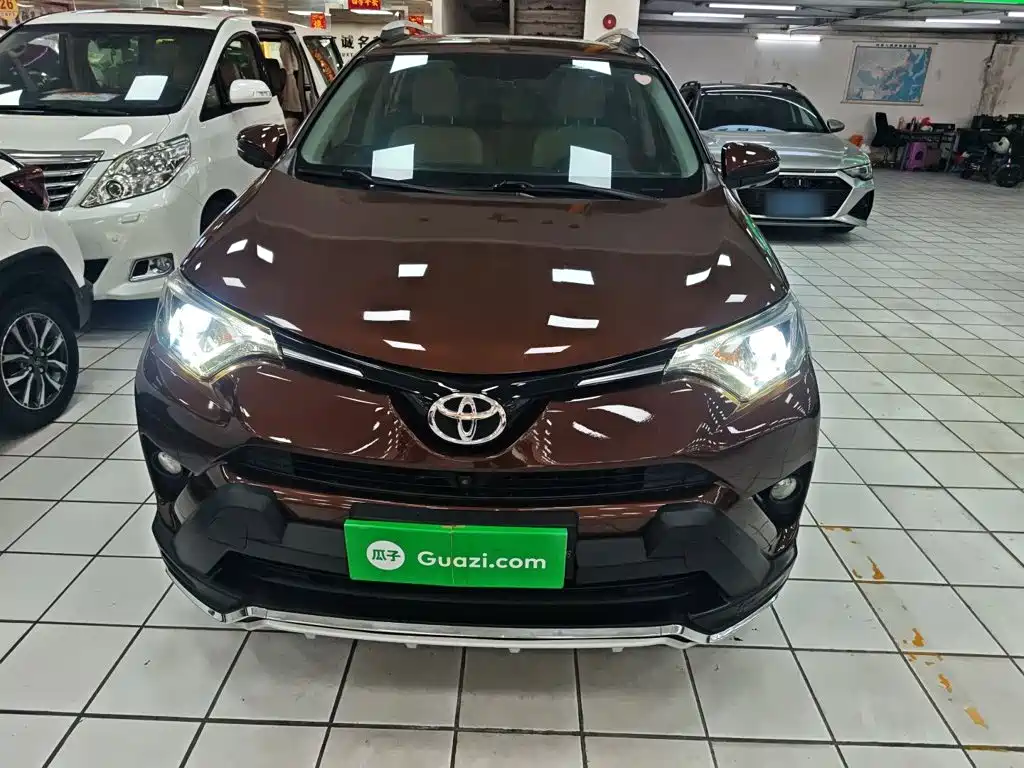 Toyota RAV4 2017 — фото 3