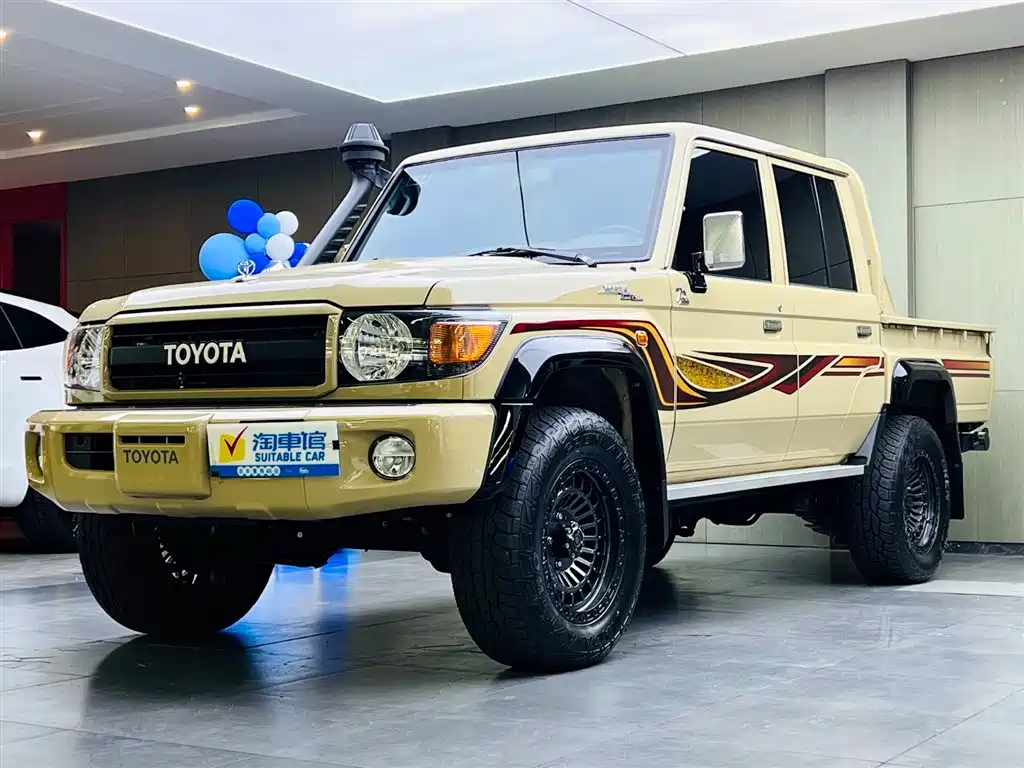 Toyota Land Cruiser 2023 — фото 1
