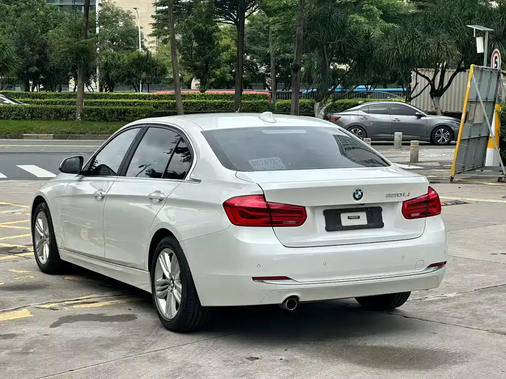 BMW 3 Series 2016 — фото 7