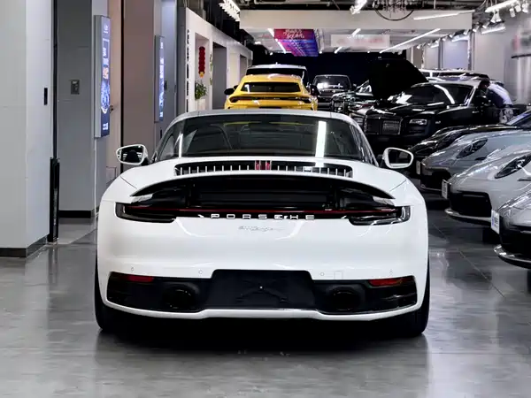 Porsche 911 2024