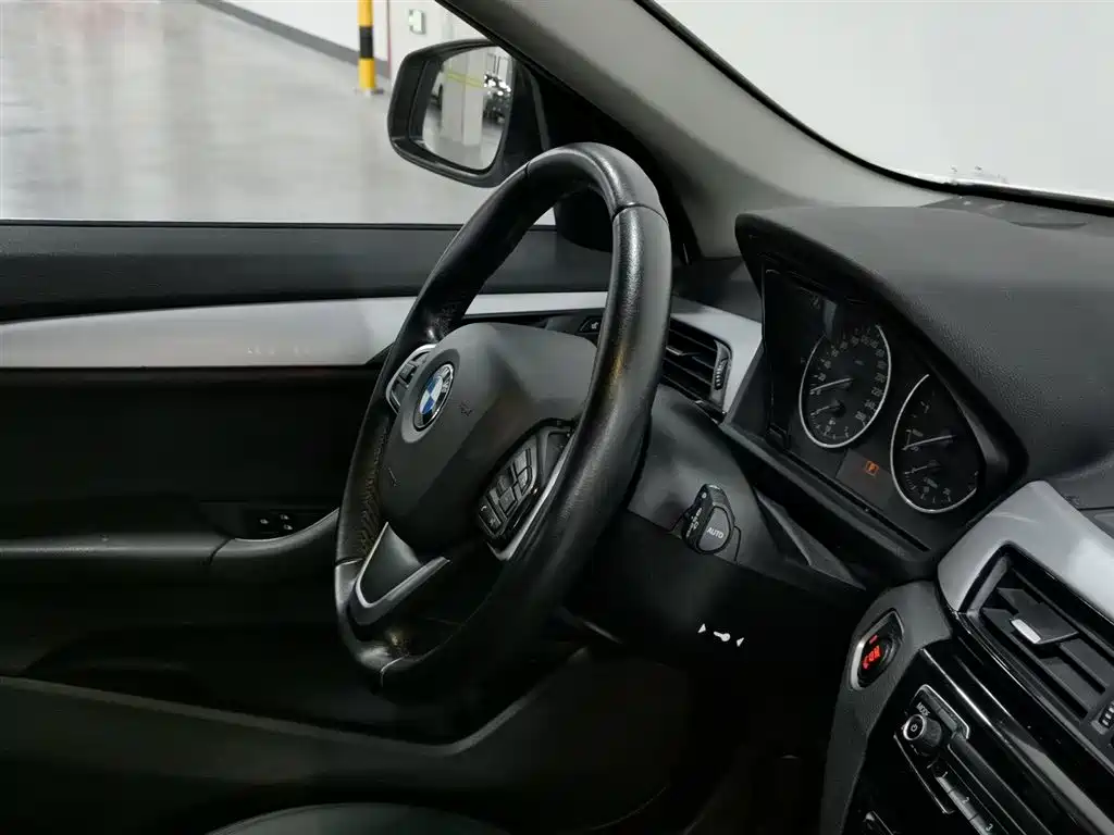 BMW X1 2017 — фото 22