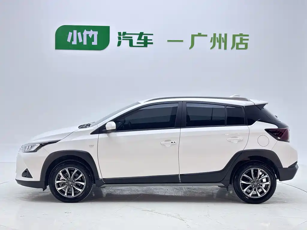 Toyota Yaris L 2023