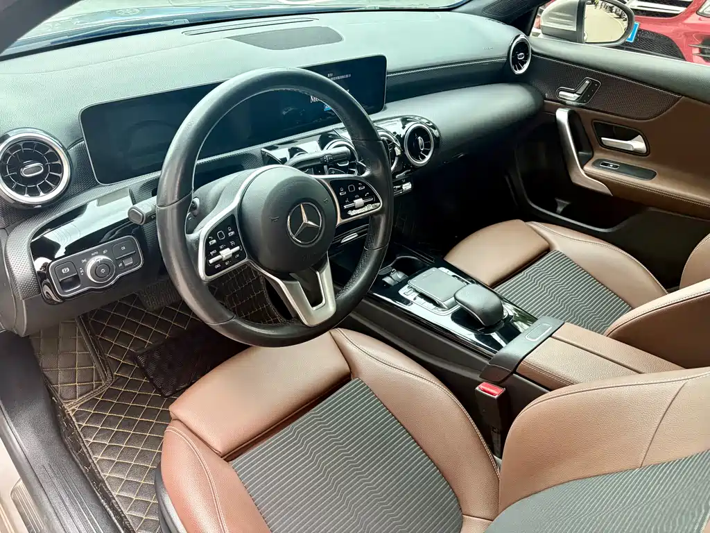 Mercedes-Benz A-Class 2019 — фото 21