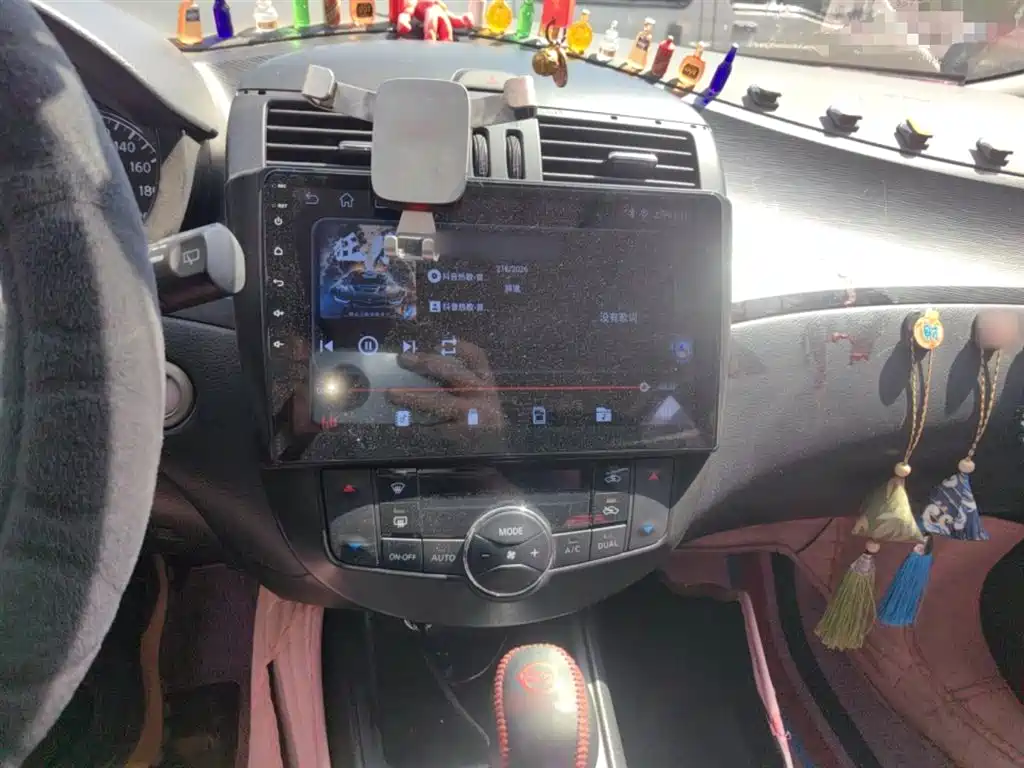 Nissan Tiida 2015 — фото 6