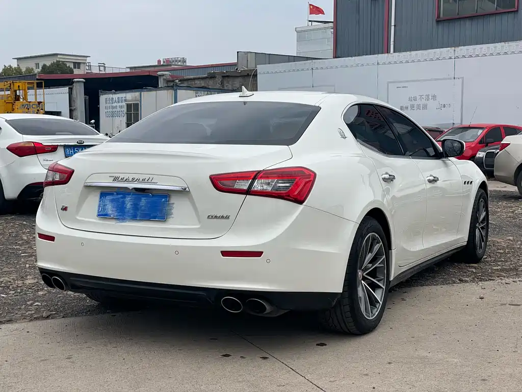 Maserati Ghibli 2017 — фото 4