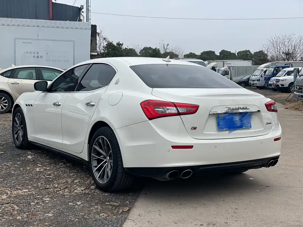 Maserati Ghibli 2017 — фото 6
