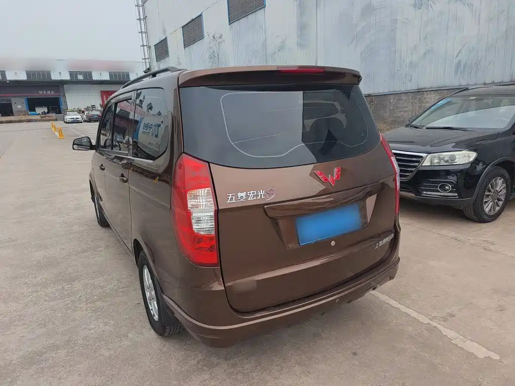 Wuling Hongguang 2018