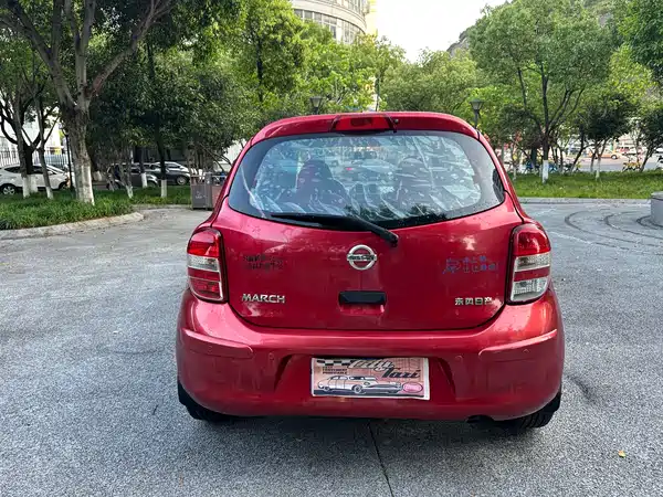 Nissan March 2010