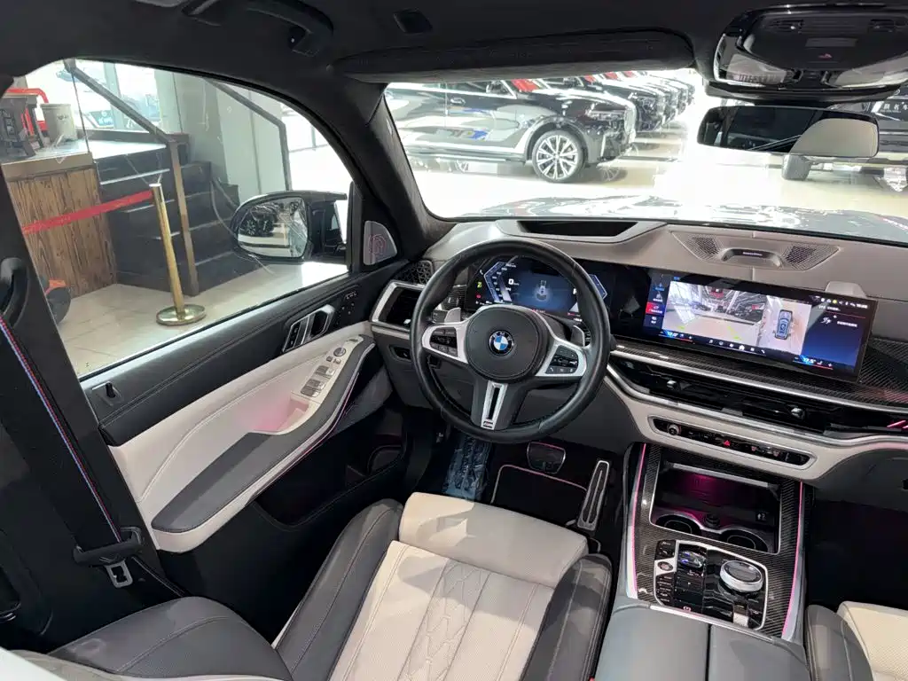 BMW X7 M60i 2023 — фото 7