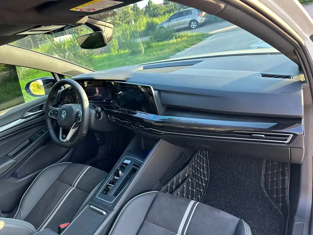 Volkswagen Golf 2024 — фото 17