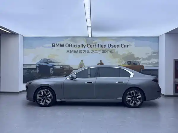 BMW i7 2023
