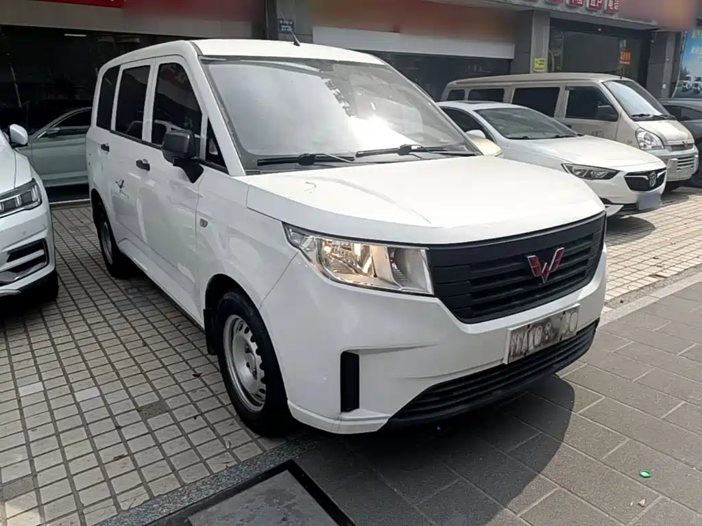 Wuling Hongguang PLUS 2023