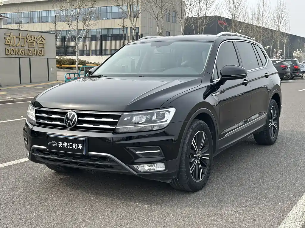 Volkswagen Tiguan L 2021 — фото 1