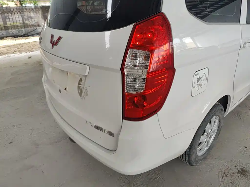 Wuling Hongguang 2018 — фото 24