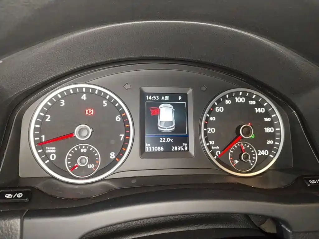 Volkswagen Tiguan 2015 — фото 12