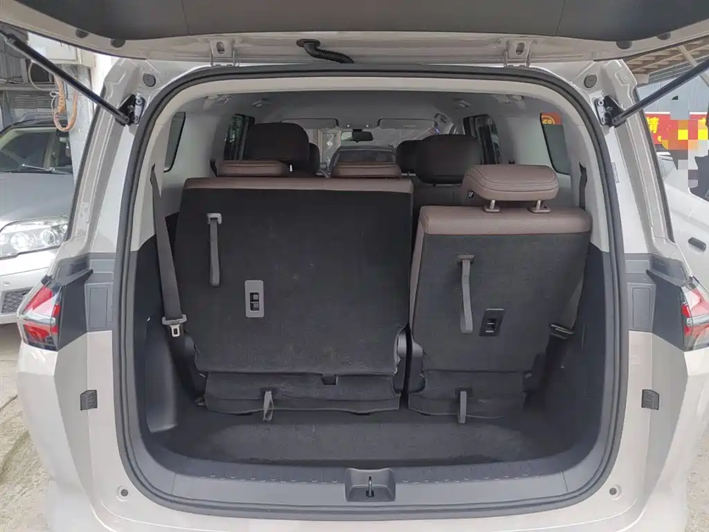 Wuling Starlight 730 EV 2025 — фото 15