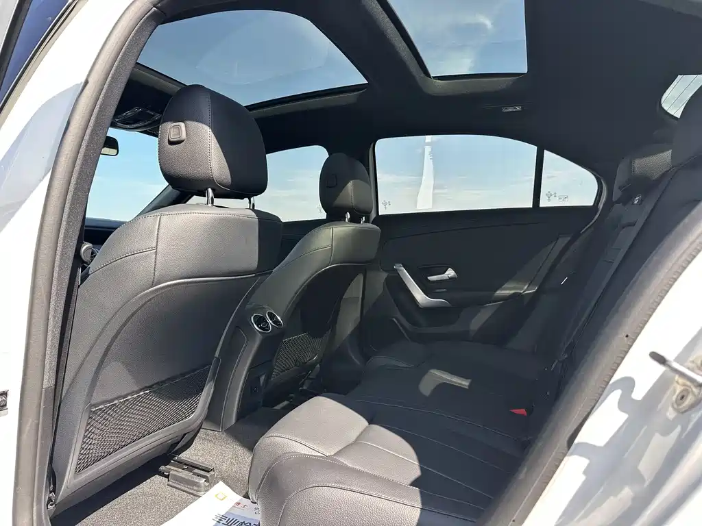 Mercedes-Benz A-Class 2022 — фото 6