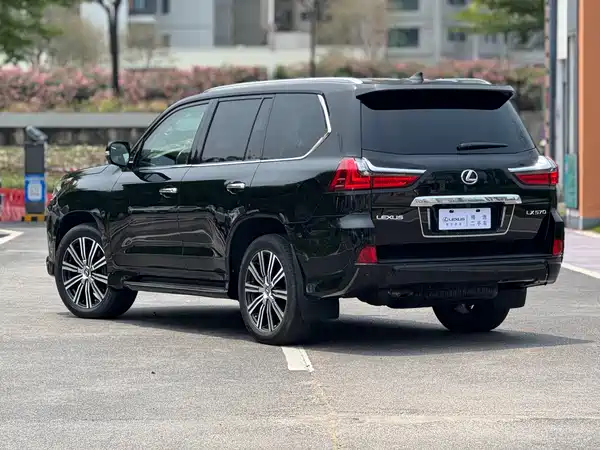 Lexus LX 2017
