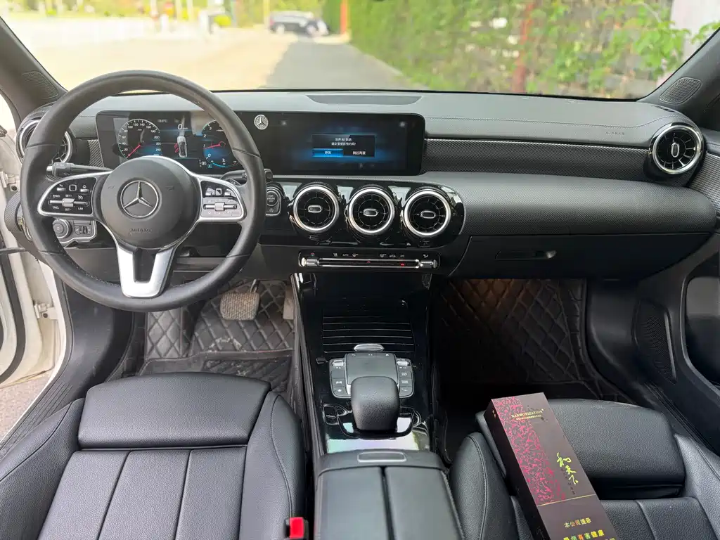 Mercedes-Benz A-Class 2022 — фото 14