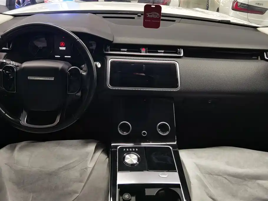 Land Rover Velar 2019 — фото 12