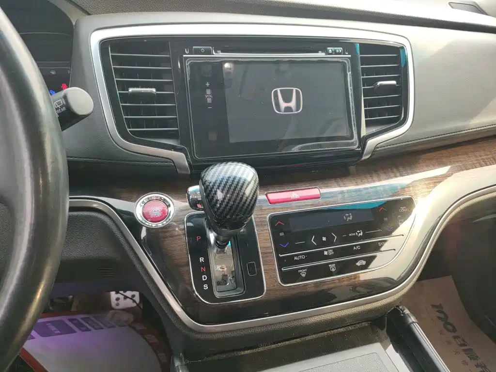 Honda Odyssey 2018 — фото 13