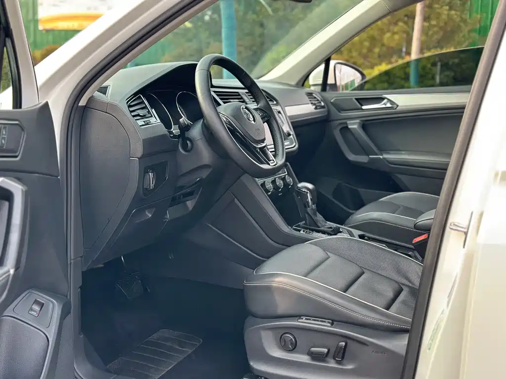 Volkswagen Tiguan L 2017 — фото 4