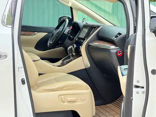 Toyota Alphard 2015