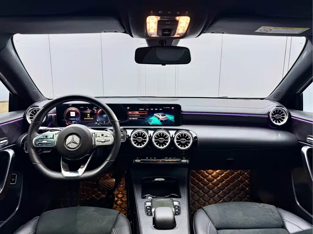 Mercedes-Benz A-Class 2023 — фото 18
