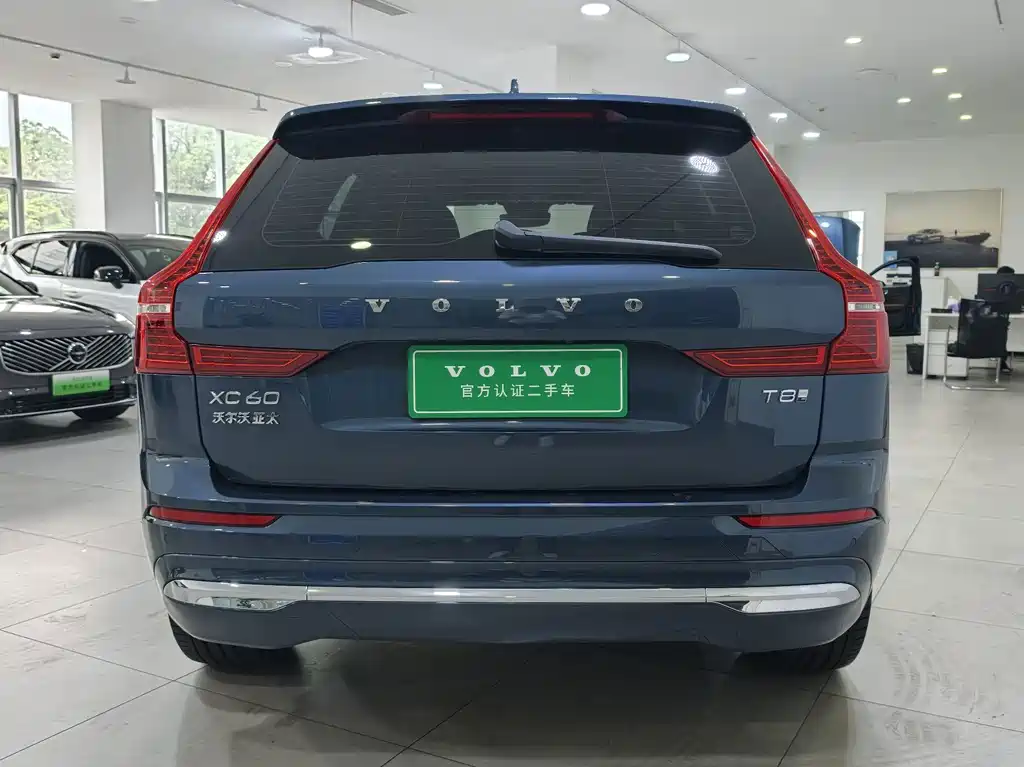 Volvo XC60 Plug-In Hybrid 2025 — фото 7