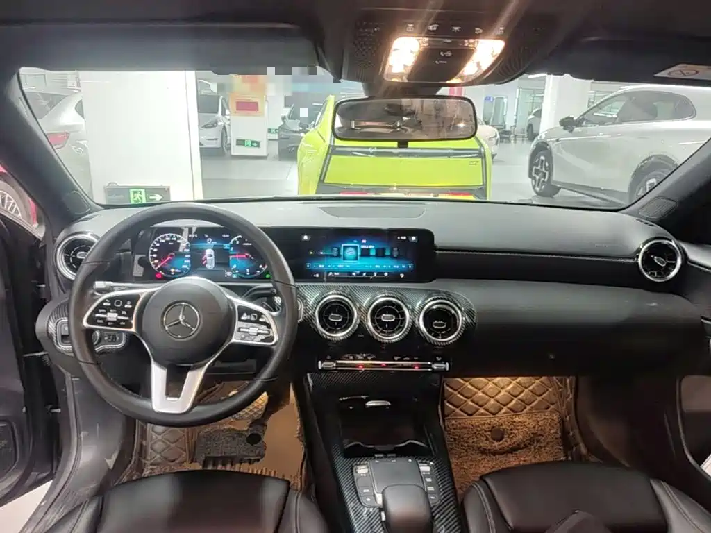 Mercedes-Benz A-Class 2021 — фото 10