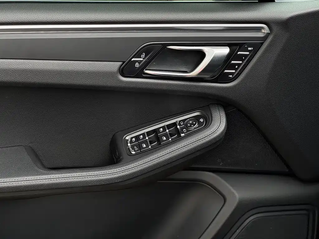 Porsche Macan 2020 — фото 14