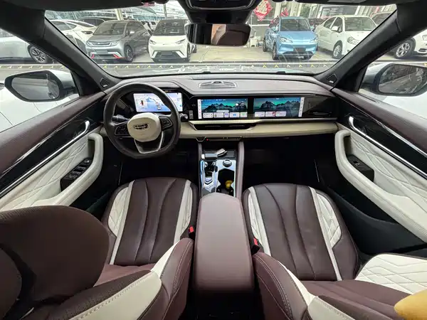 Geely Xingyue L 2022